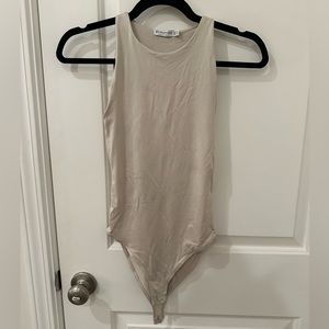 Stradivarius Cream Colored Bodysuit - XS